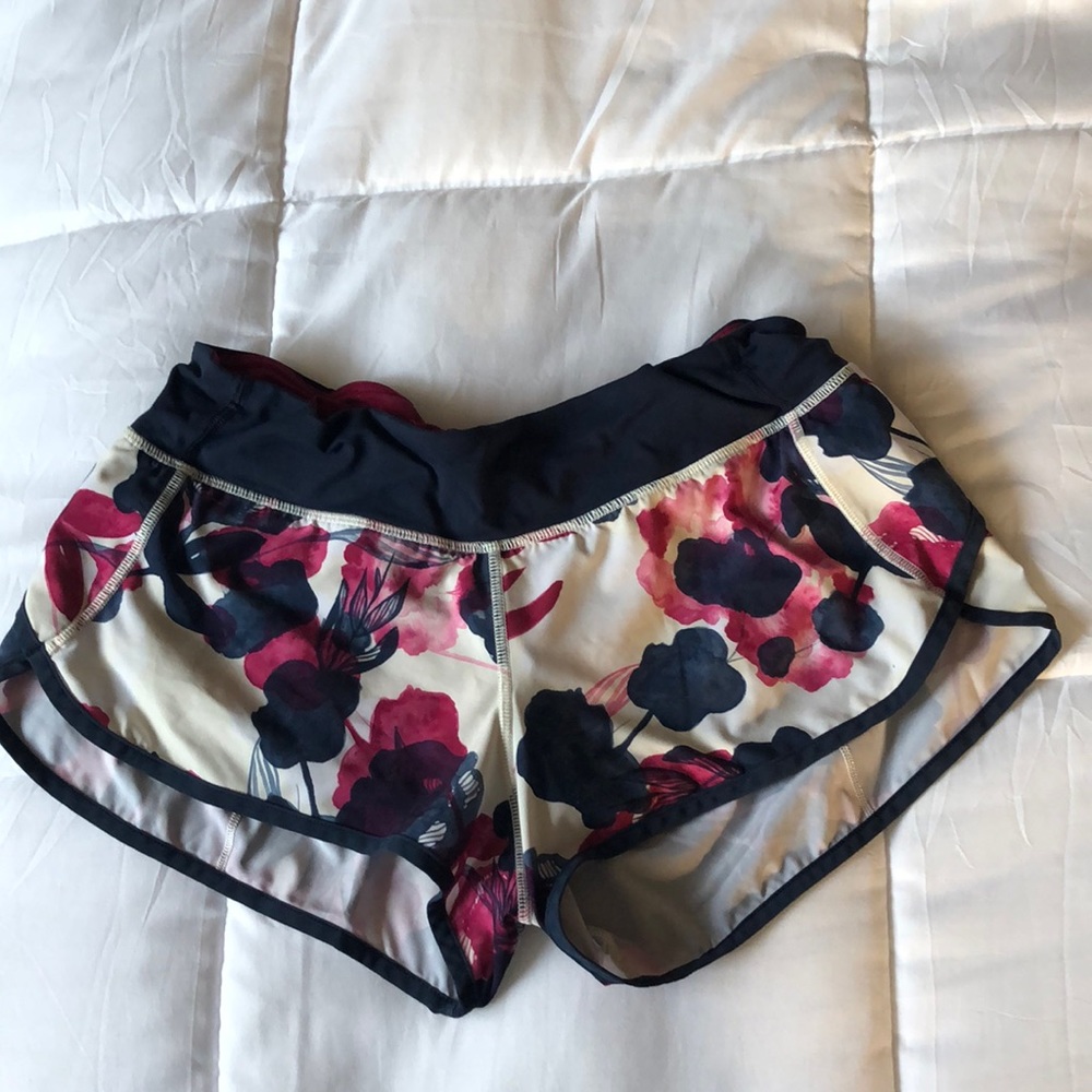 Lululemon Speed Up Shorts 2.5”